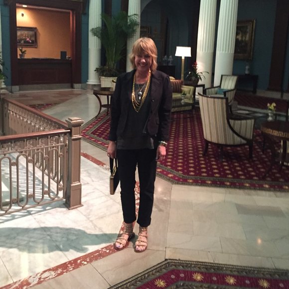 Meet your Posher, Gigi - Picture 3 of 4